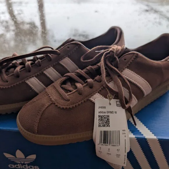 Adidas Bermuda Shoes Brown Suede Pink Stripes - Picture 2 of 9